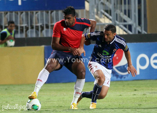 	عبد الظاهر مع لاعب النصر -اليوم السابع -5 -2015